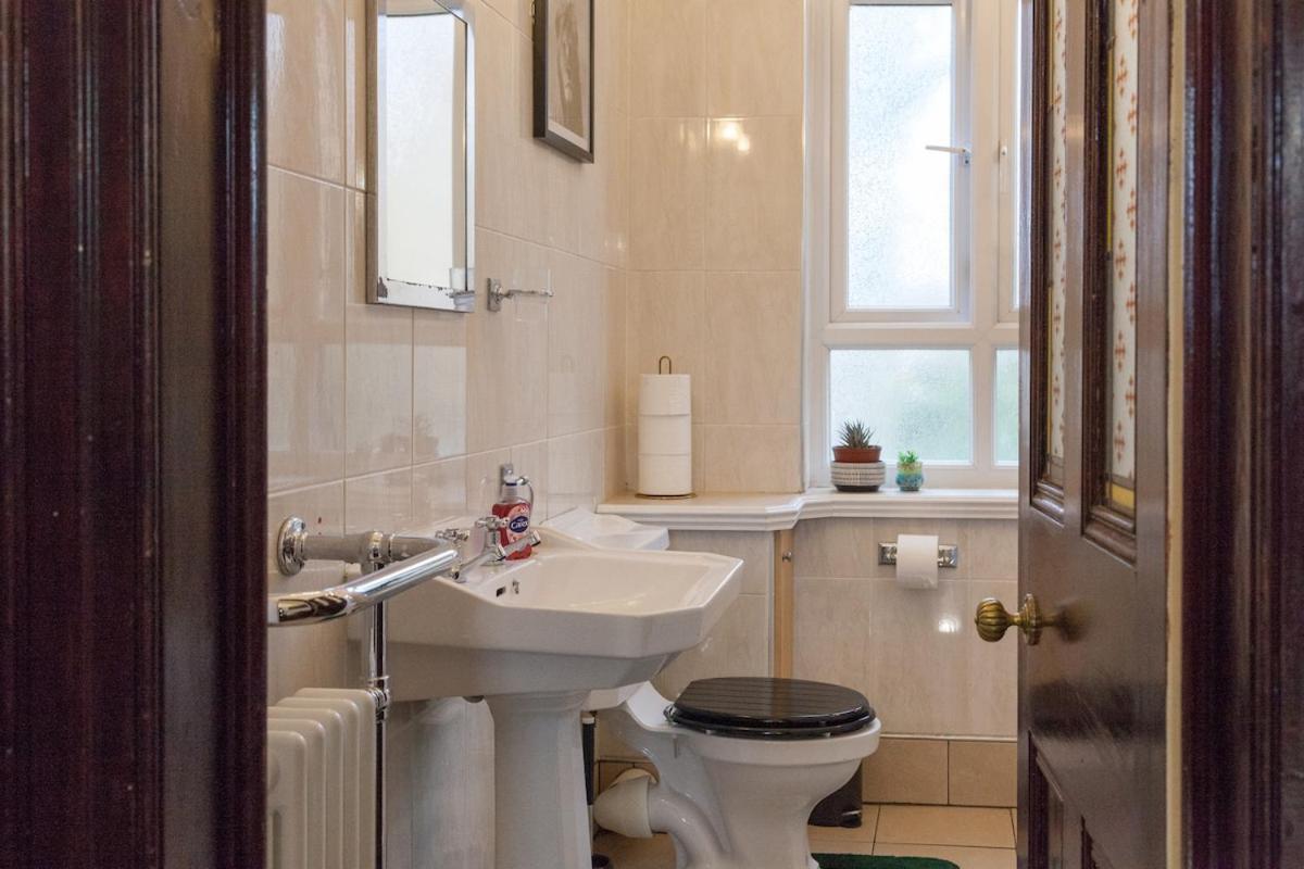 Victorian Elegance At Kingscliffe, Sleeps 17 Villa Manchester Exteriör bild