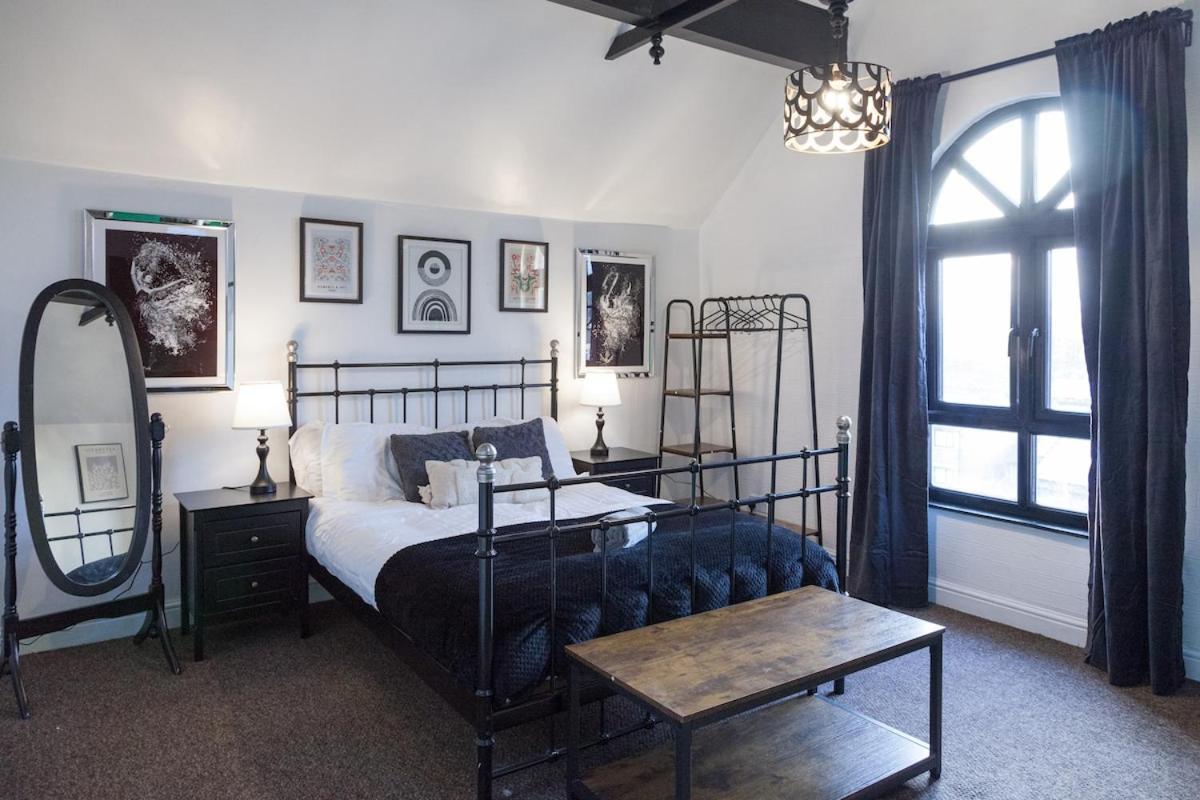 Victorian Elegance At Kingscliffe, Sleeps 17 Villa Manchester Exteriör bild