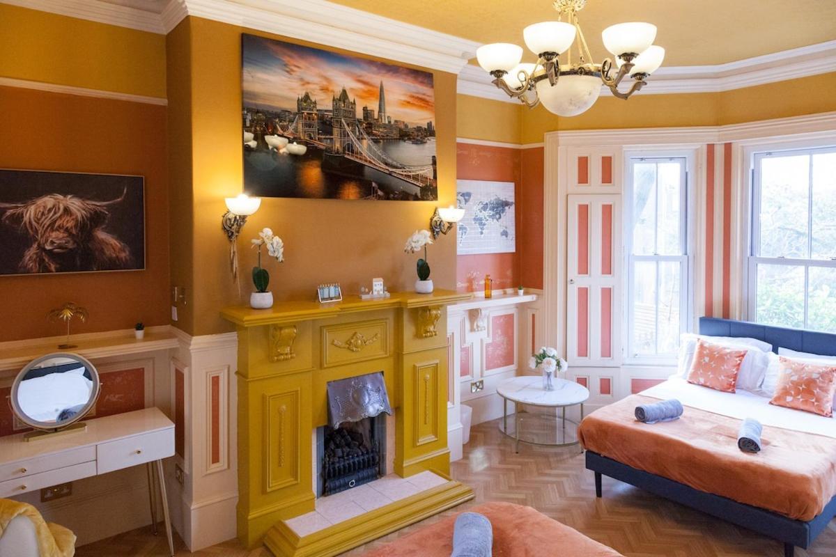 Victorian Elegance At Kingscliffe, Sleeps 17 Villa Manchester Exteriör bild