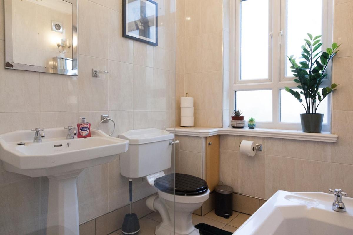 Victorian Elegance At Kingscliffe, Sleeps 17 Villa Manchester Exteriör bild