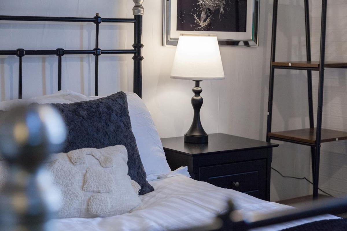 Victorian Elegance At Kingscliffe, Sleeps 17 Villa Manchester Exteriör bild