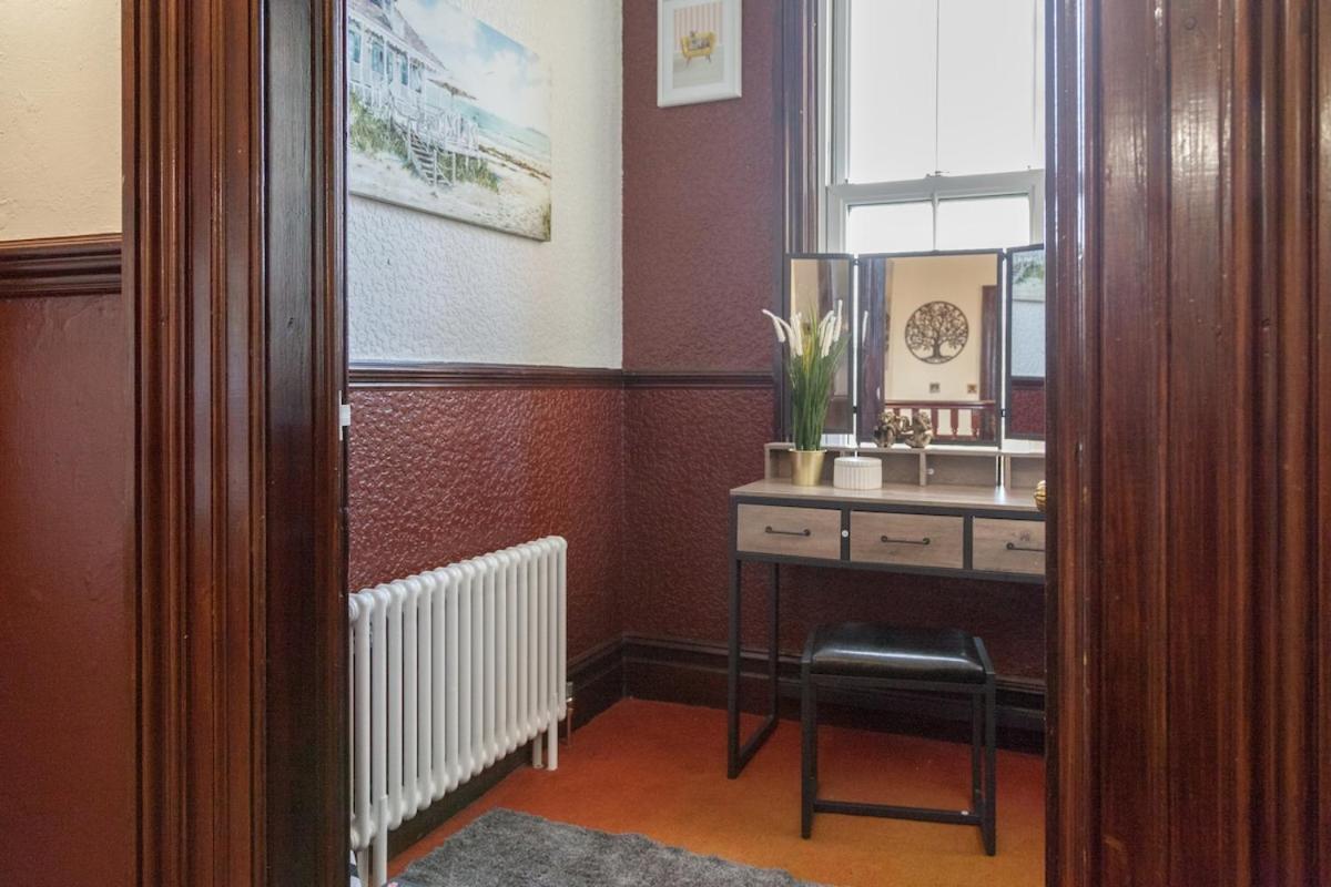 Victorian Elegance At Kingscliffe, Sleeps 17 Villa Manchester Exteriör bild