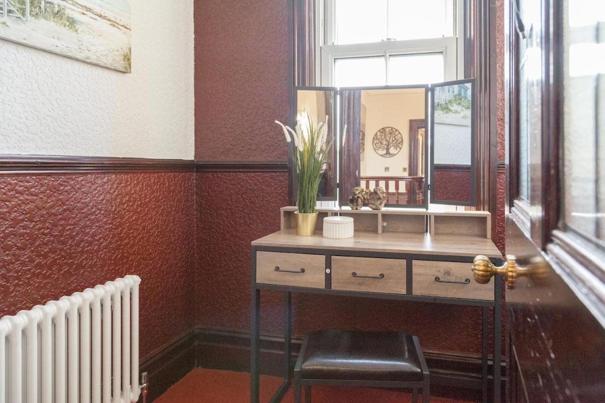 Victorian Elegance At Kingscliffe, Sleeps 17 Villa Manchester Exteriör bild