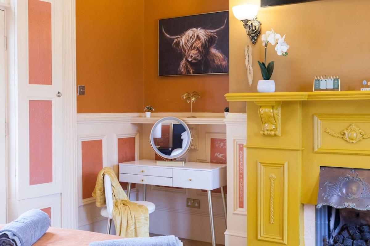 Victorian Elegance At Kingscliffe, Sleeps 17 Villa Manchester Exteriör bild
